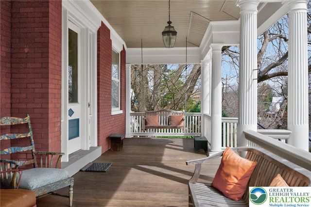 29 North New Street, Nazareth Boro, PA 18064