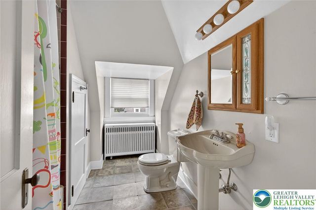 29 North New Street, Nazareth Boro, PA 18064