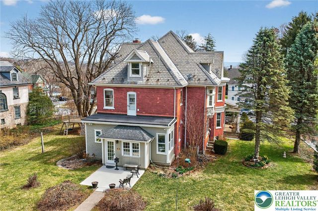 29 North New Street, Nazareth Boro, PA 18064