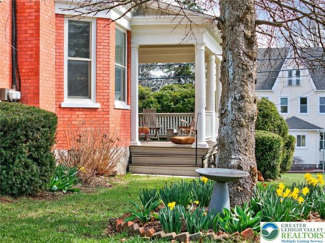 29 North New Street, Nazareth Boro, PA 18064