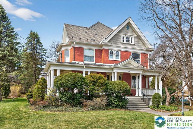 29 North New Street, Nazareth Boro, PA 18064