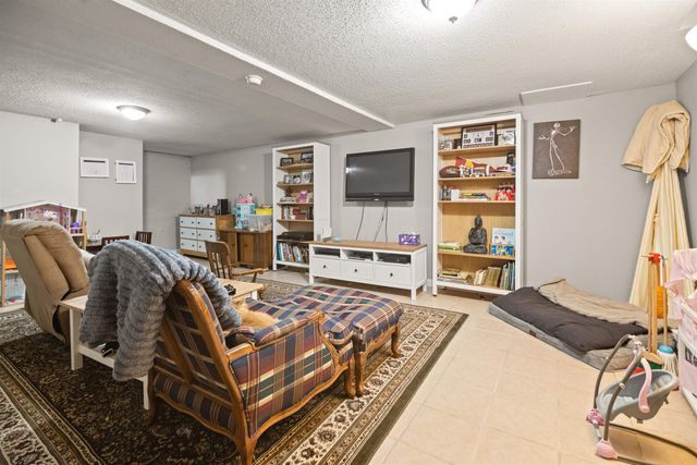 123 S Bleckley Dr, Wichita, KS 67218