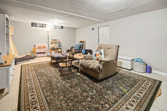 123 S Bleckley Dr, Wichita, KS 67218