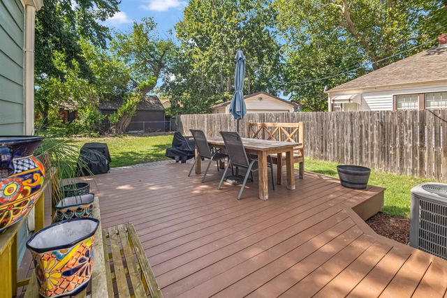 123 S Bleckley Dr, Wichita, KS 67218