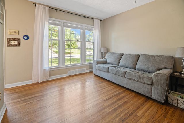 123 S Bleckley Dr, Wichita, KS 67218