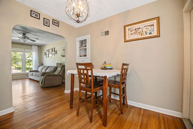 123 S Bleckley Dr, Wichita, KS 67218