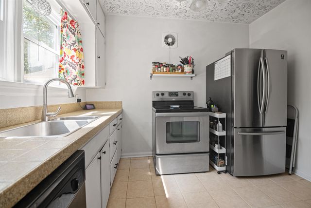 123 S Bleckley Dr, Wichita, KS 67218