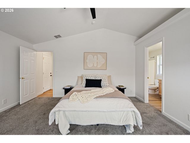 1574 CALISTOGA Ct, Eugene, OR 97402