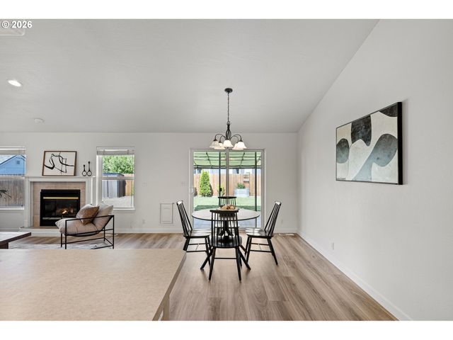 1574 CALISTOGA Ct, Eugene, OR 97402