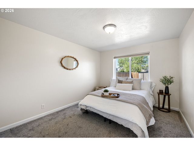 1574 CALISTOGA Ct, Eugene, OR 97402