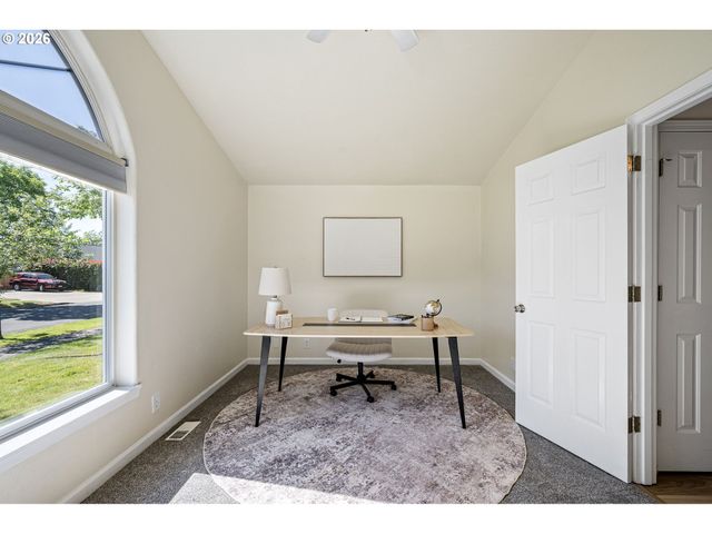 1574 CALISTOGA Ct, Eugene, OR 97402