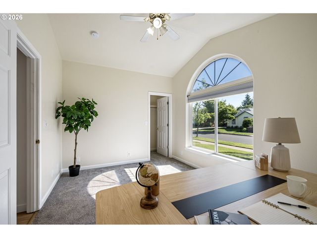 1574 CALISTOGA Ct, Eugene, OR 97402