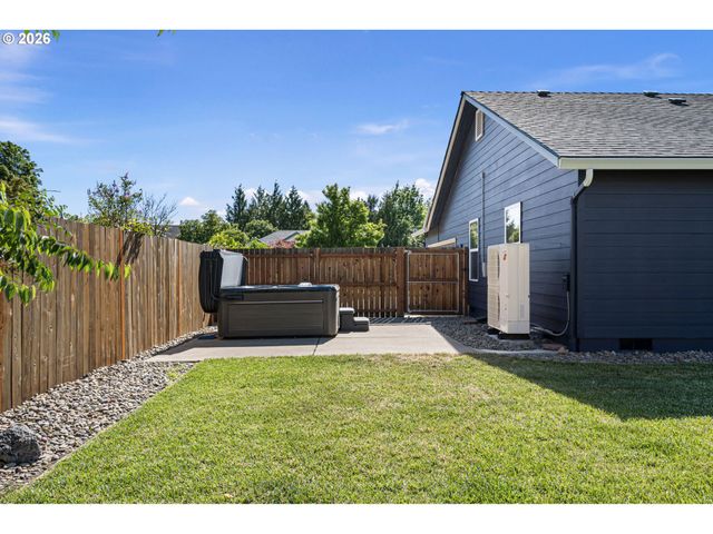 1574 CALISTOGA Ct, Eugene, OR 97402
