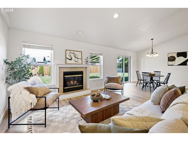 1574 CALISTOGA Ct, Eugene, OR 97402