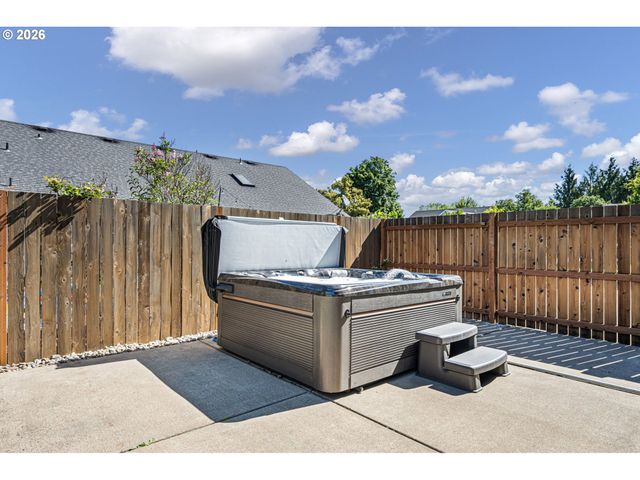 1574 CALISTOGA Ct, Eugene, OR 97402