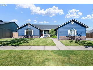 1574 CALISTOGA Ct, Eugene, OR 97402