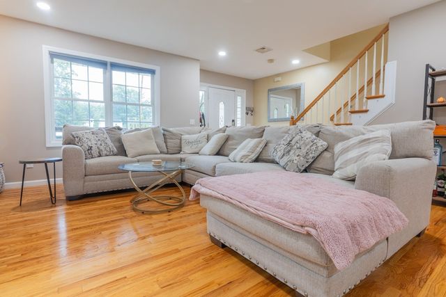 29 Genoa Avenue, Johnston, RI 02919