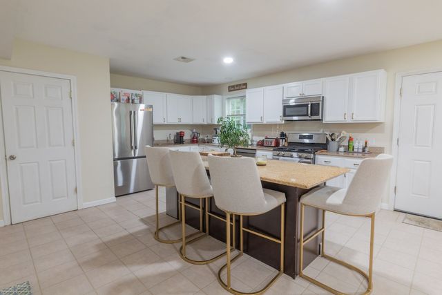 29 Genoa Avenue, Johnston, RI 02919