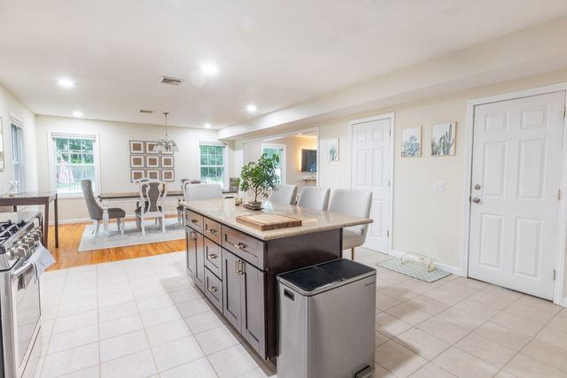 29 Genoa Avenue, Johnston, RI 02919