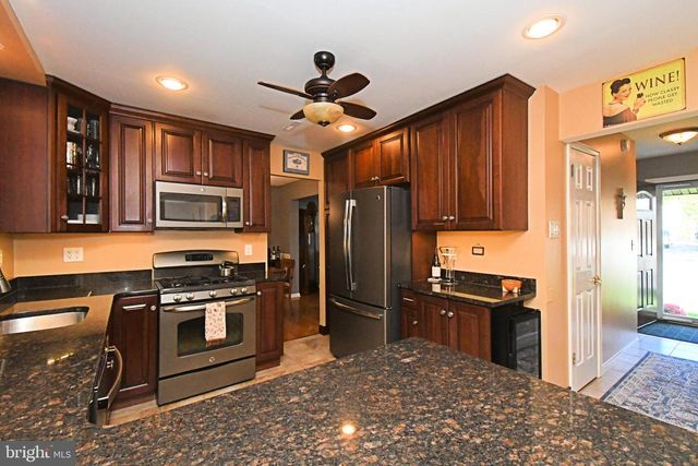 381 COURTLAND AVE, Harleysville, PA 19438