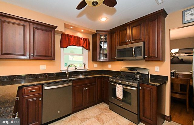 381 COURTLAND AVE, Harleysville, PA 19438