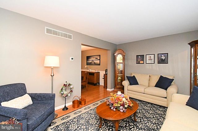 381 COURTLAND AVE, Harleysville, PA 19438