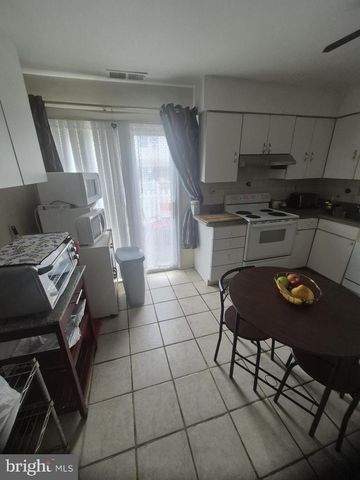 2009 BEECH LN, Bensalem, PA 19020