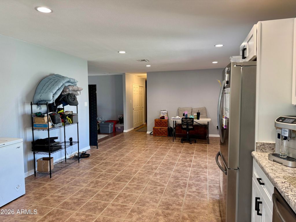 220 E OCOTILLO Street, Casa Grande, AZ 85122 — photo 3