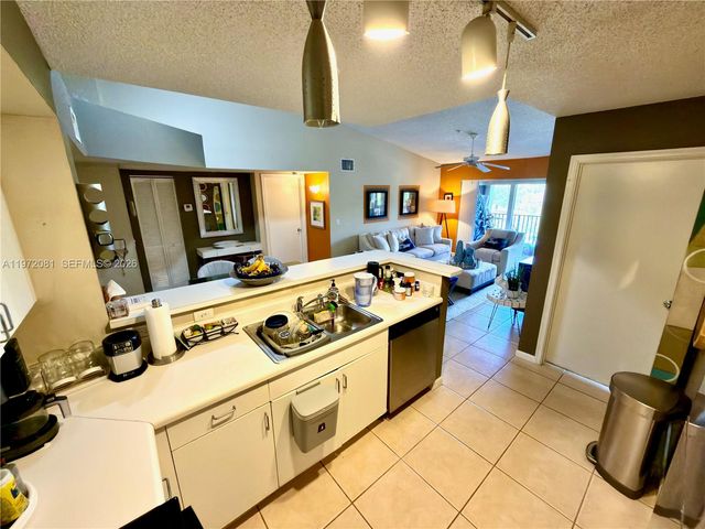 4848 N State Road 7 4303, Coconut Creek, FL 33073