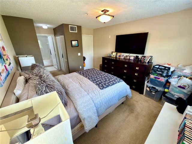 4848 N State Road 7 4303, Coconut Creek, FL 33073