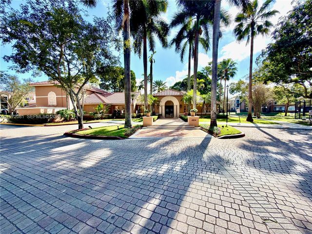 4848 N State Road 7 4303, Coconut Creek, FL 33073
