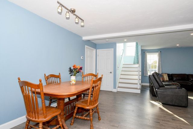 9 Old Glen Charlie Rd, Wareham, MA 02538