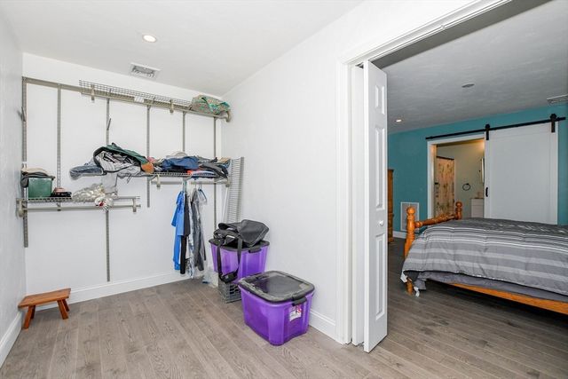 9 Old Glen Charlie Rd, Wareham, MA 02538