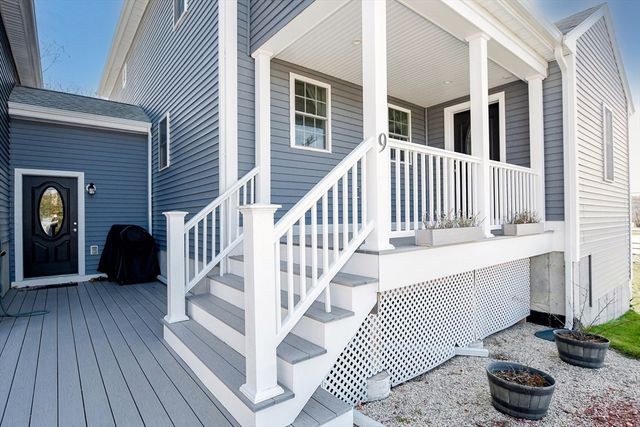 9 Old Glen Charlie Rd, Wareham, MA 02538