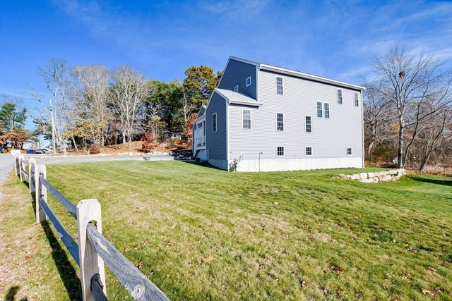 9 Old Glen Charlie Rd, Wareham, MA 02538