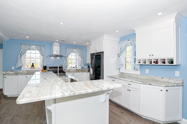 9 Old Glen Charlie Rd, Wareham, MA 02538