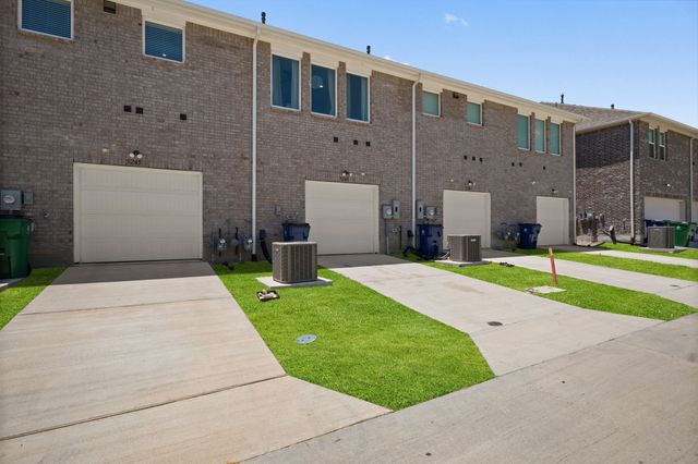 5243 Legacy Street, Haltom City, TX 76117