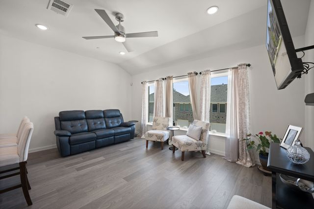 5243 Legacy Street, Haltom City, TX 76117