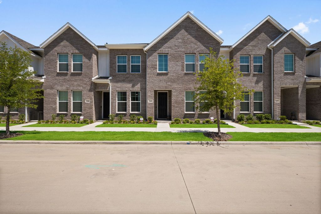 5243 Legacy Street, Haltom City, TX 76117