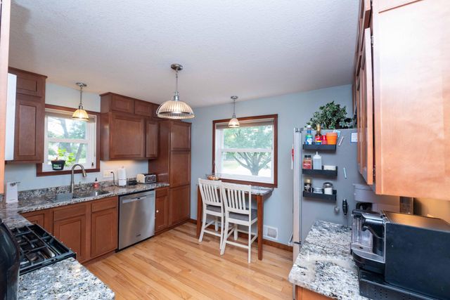 7484 Jeffery Lane S, Cottage Grove, MN 55016