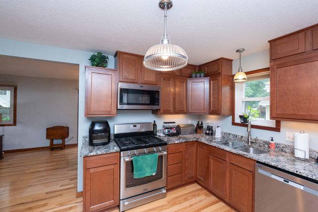 7484 Jeffery Lane S, Cottage Grove, MN 55016