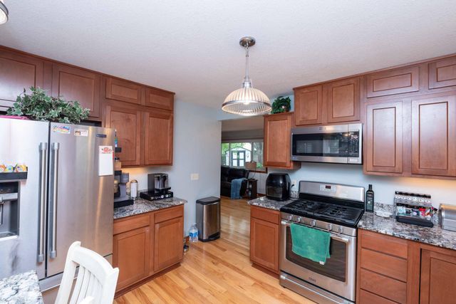 7484 Jeffery Lane S, Cottage Grove, MN 55016