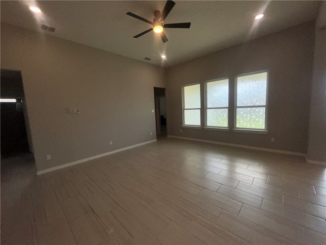 3513 Pineda St, Corpus Christi, TX 78414