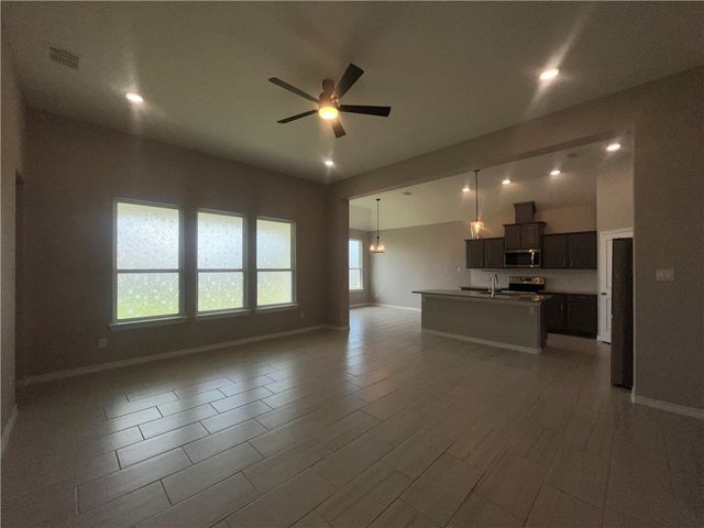 3513 Pineda St, Corpus Christi, TX 78414