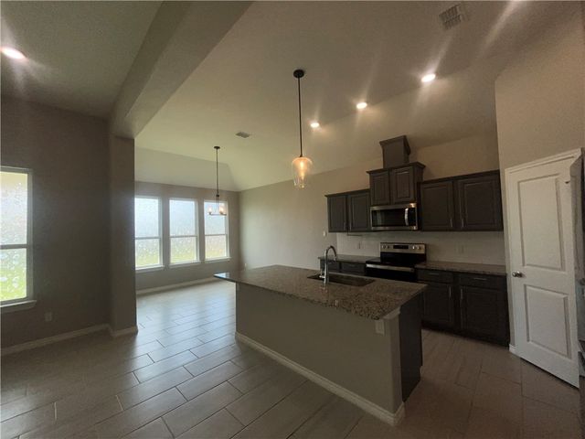 3513 Pineda St, Corpus Christi, TX 78414