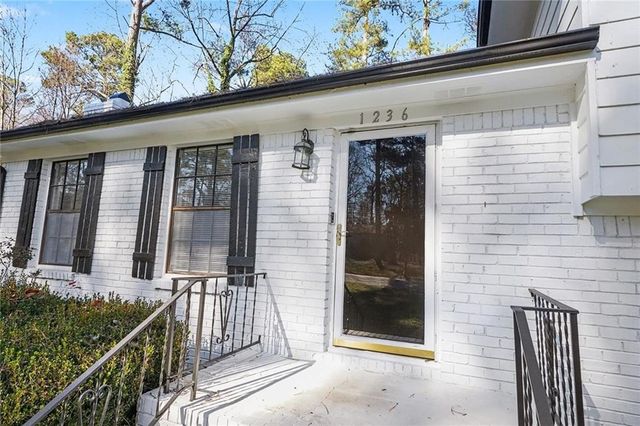 1236 Country Pine Drive, Ellenwood, GA 30294