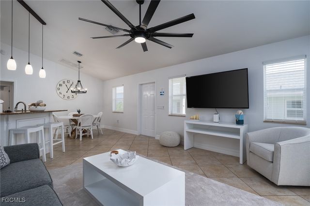 227 Mango ST, Fort Myers Beach, FL 33931