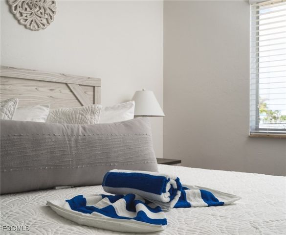 227 Mango ST, Fort Myers Beach, FL 33931