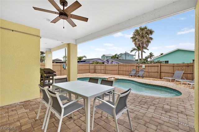 227 Mango ST, Fort Myers Beach, FL 33931