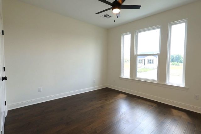 599 Jean Charles Boulevard, Gray, LA 70359